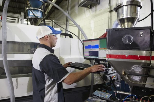 Six Benefits of Using a Single-System for Manufacturing