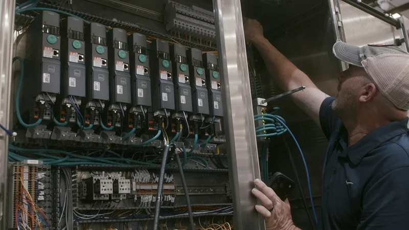 [insert Laitram-electrical-1.jpg.webp]